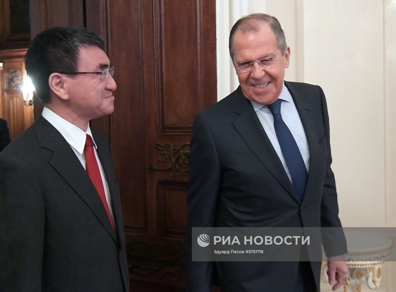 Встреча глав МИД РФ и Японии С. Лаврова и Т. Коно