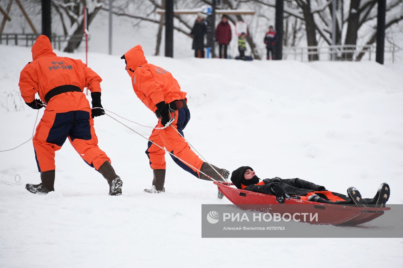 Учения МЧС России по спасению людей в местах проведения крещенских купаний