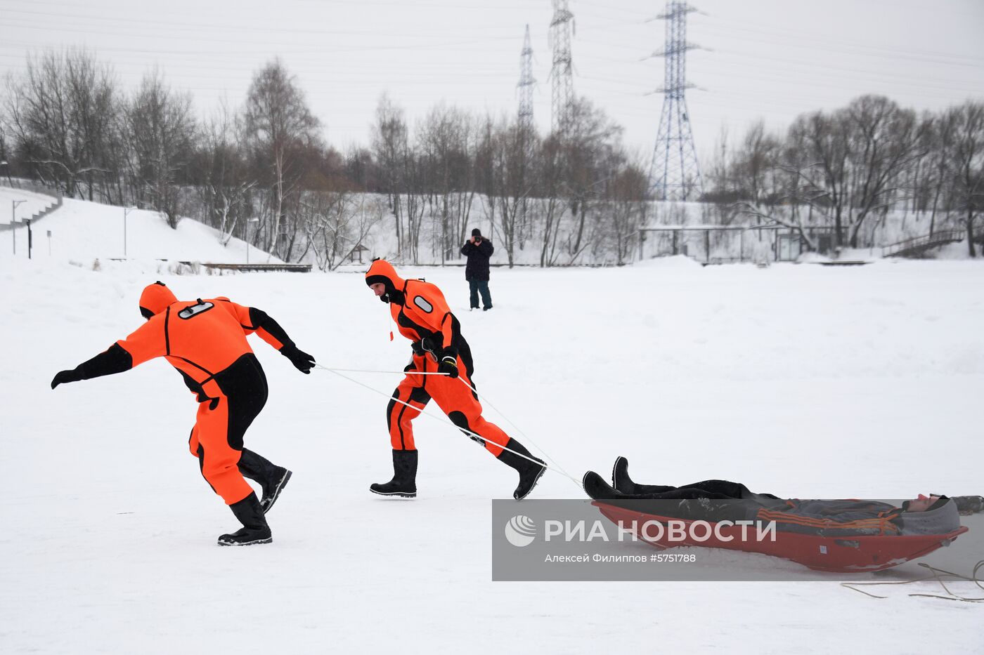 Учения МЧС России по спасению людей в местах проведения крещенских купаний