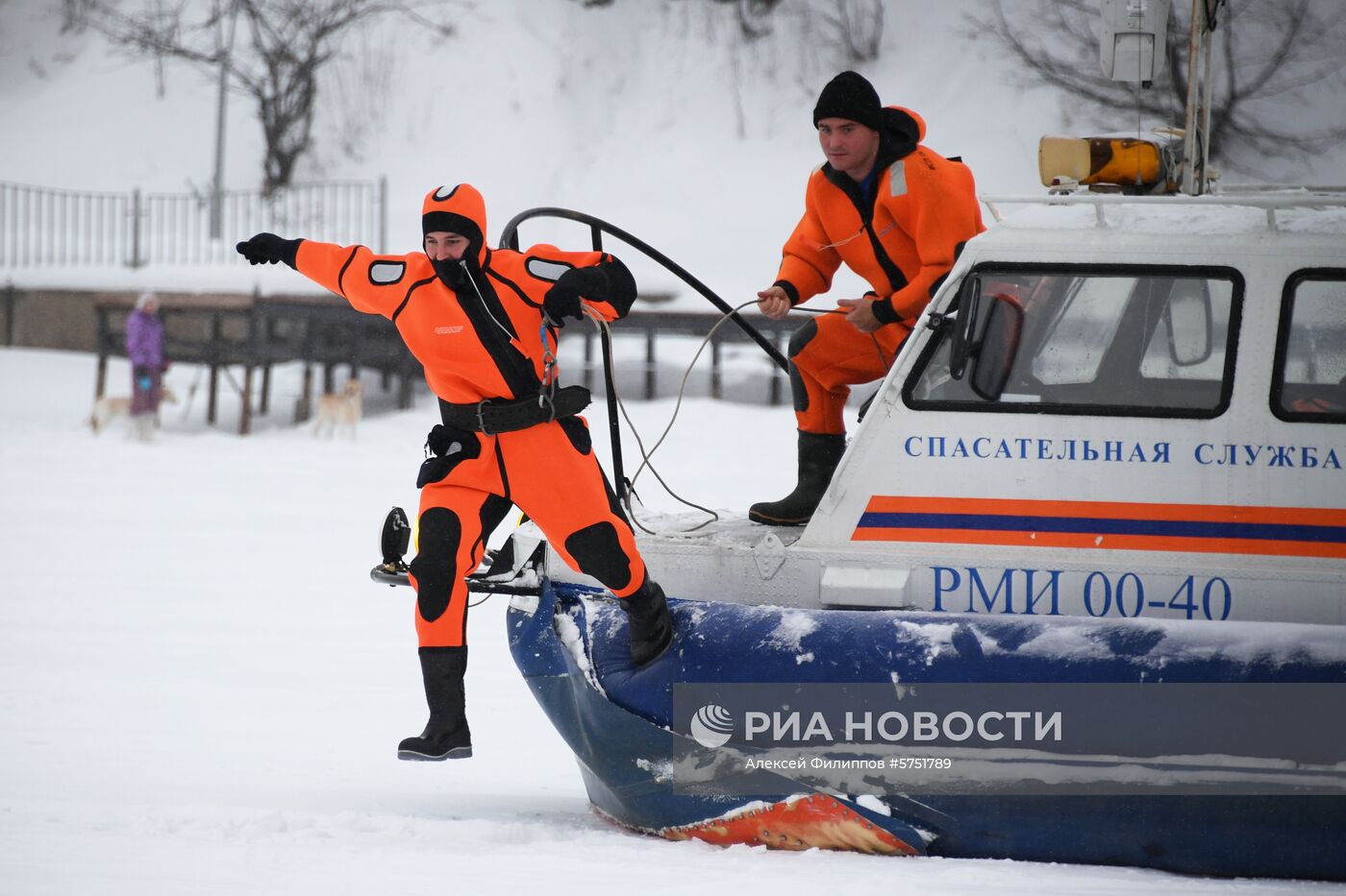 Учения МЧС России по спасению людей в местах проведения крещенских купаний