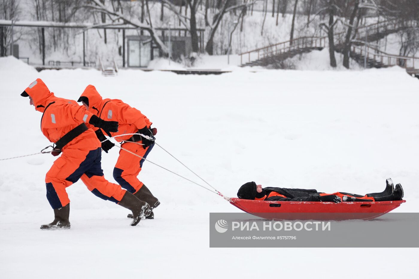 Учения МЧС России по спасению людей в местах проведения крещенских купаний