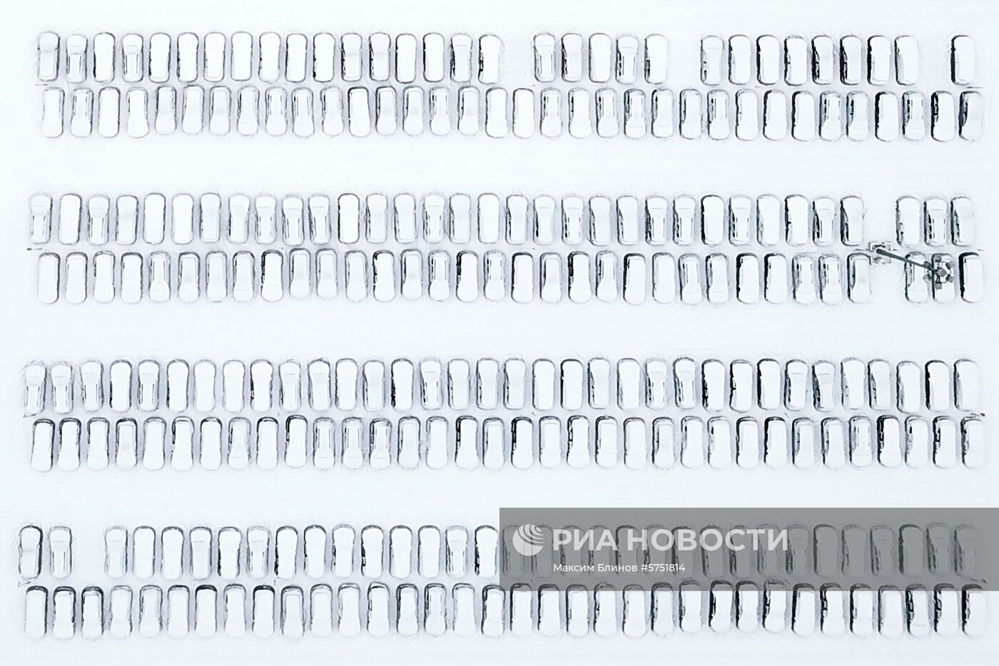 Стоянка автомобилей  в Москве