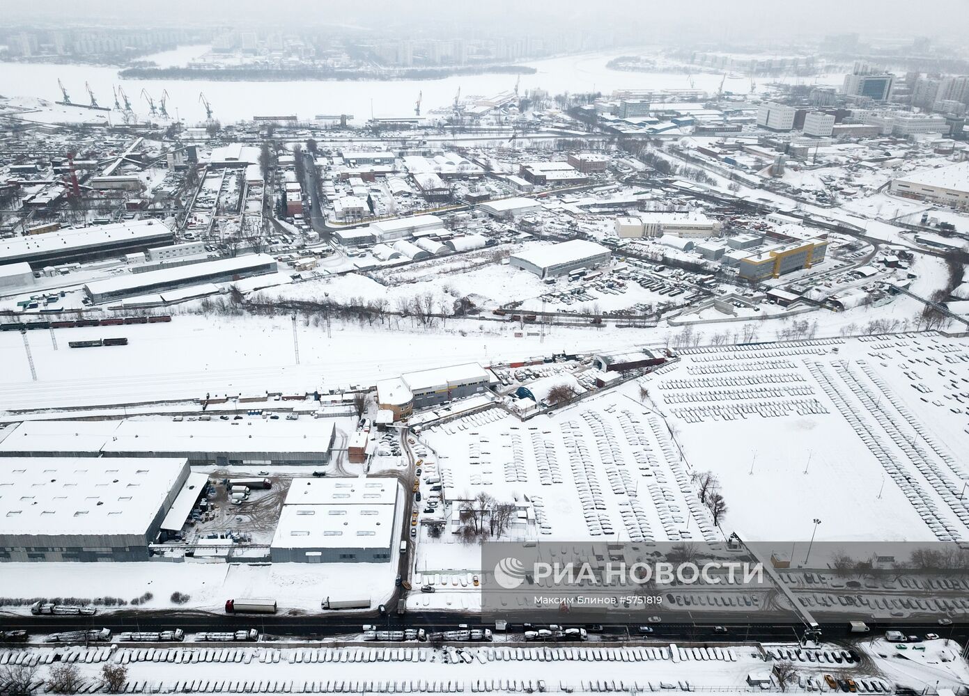 Стоянка автомобилей в Москве