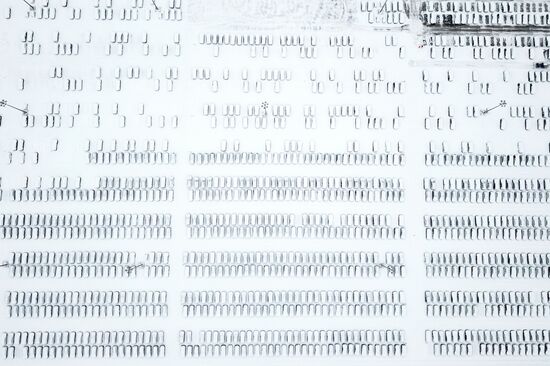 Стоянка автомобилей  в Москве