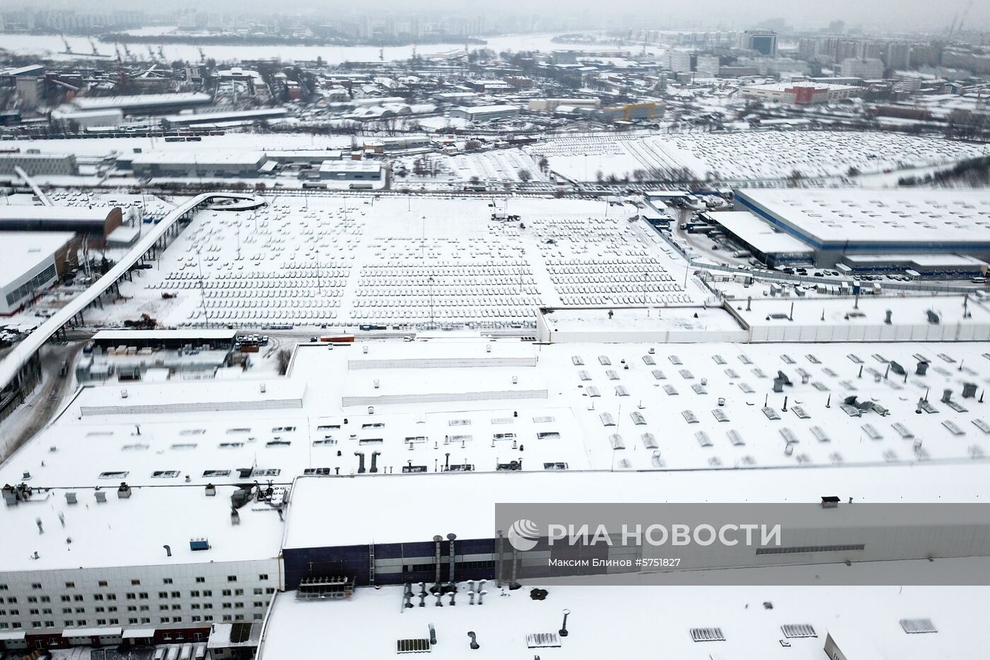 Стоянка автомобилей в Москве