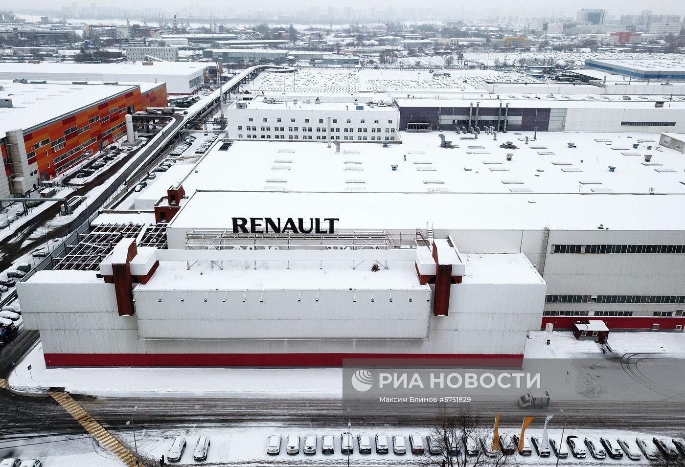 Стоянка автомобилей в Москве