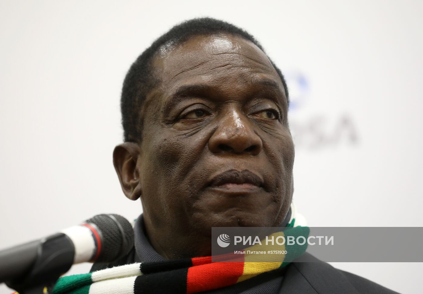 Президент Республики Зимбабве Э. Д. Мнангагва посетил предприятие ЕСО "Алроса"