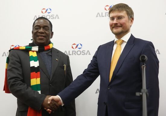 Президент Республики Зимбабве Э. Д. Мнангагва посетил предприятие ЕСО "Алроса"