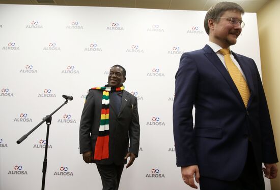 Президент Республики Зимбабве Э. Д. Мнангагва посетил предприятие ЕСО "Алроса"