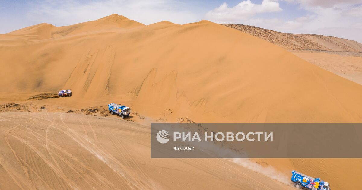 Париж Дакар в пустыне