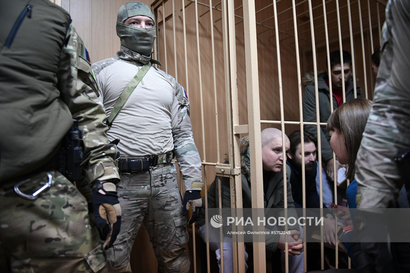 Рассмотрение ходатайства следствия о продлении срока ареста украинским морякам