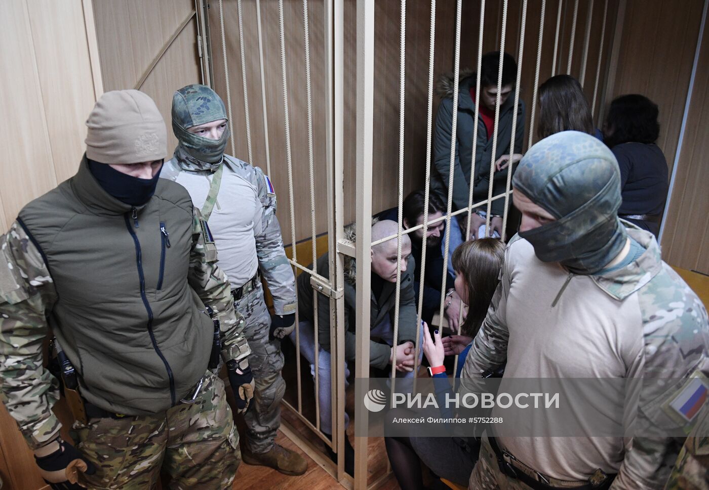 Рассмотрение ходатайства следствия о продлении срока ареста украинским морякам