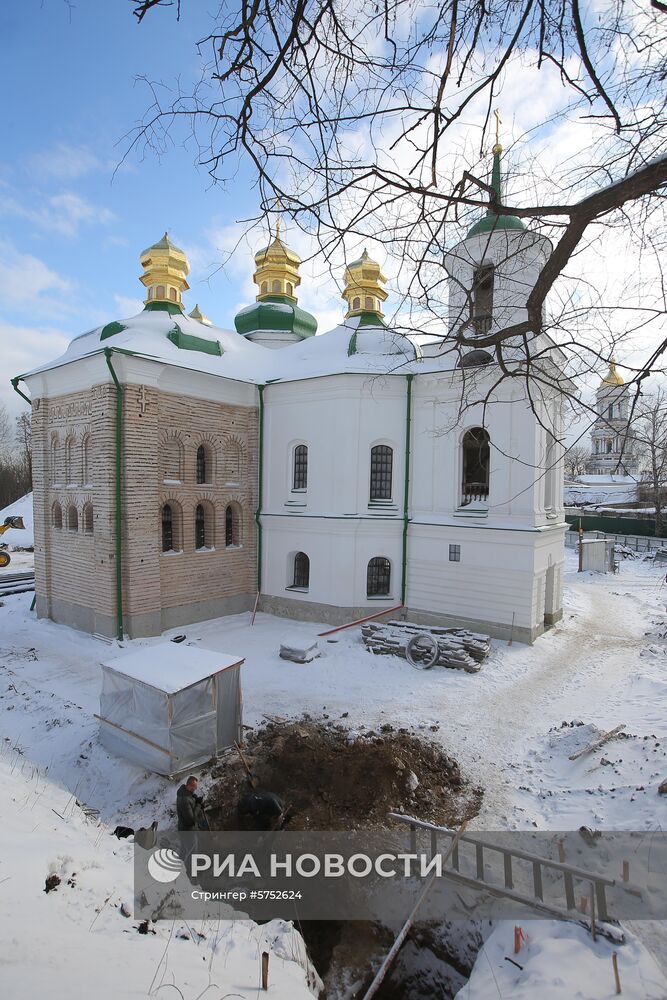 Церковь Спаса на Берестове в Киеве