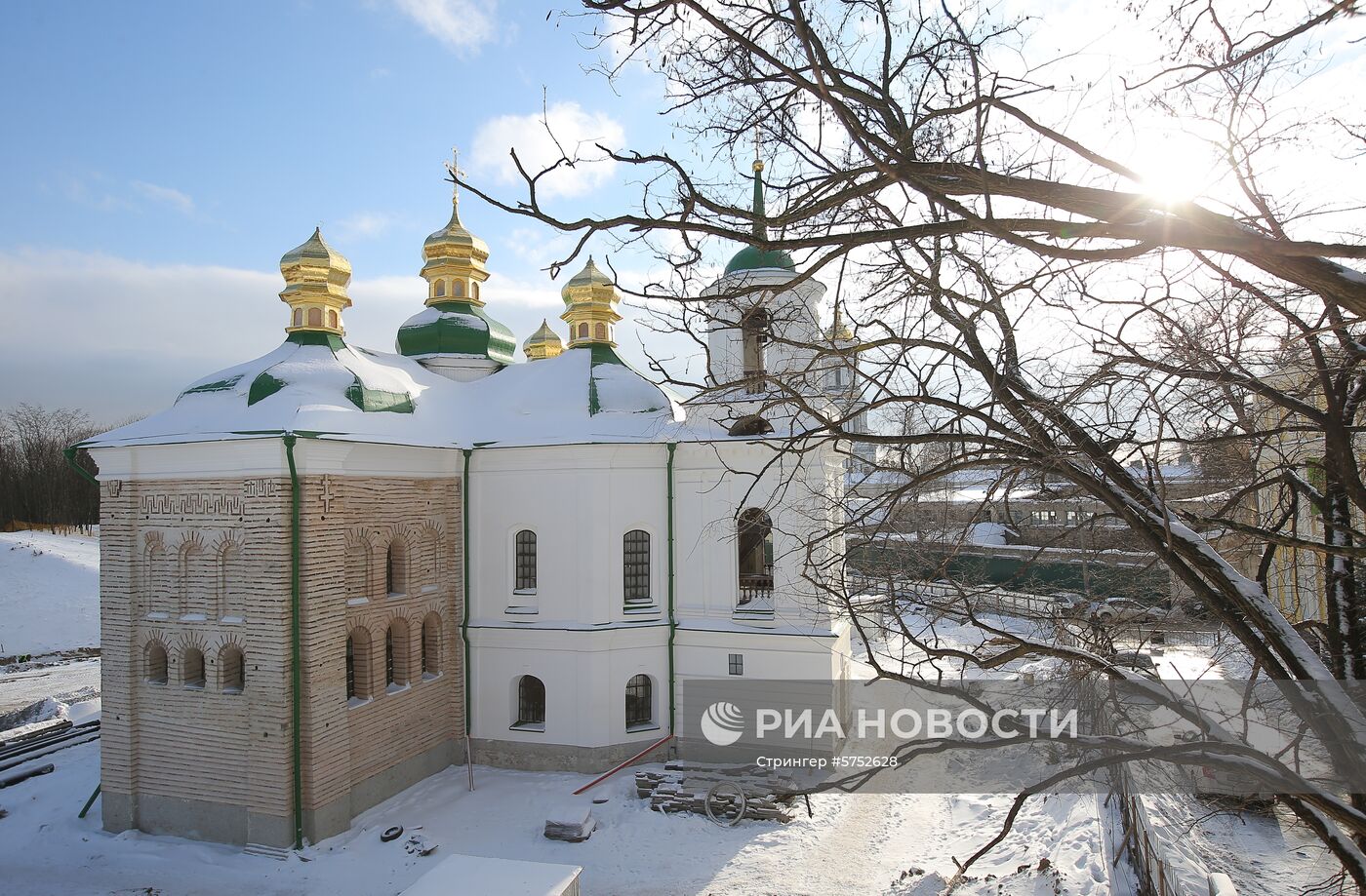 Церковь Спаса на Берестове в Киеве