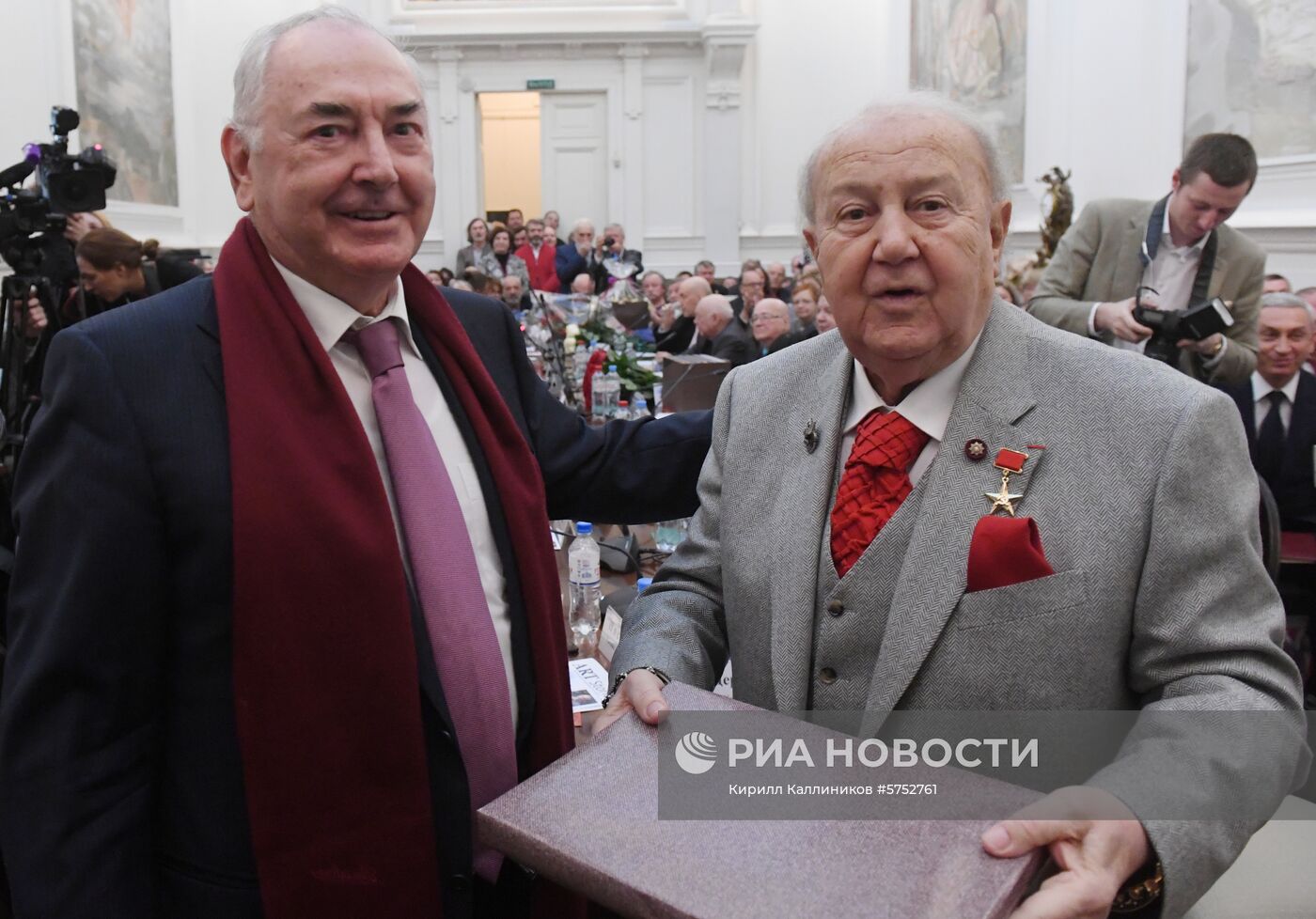 Заседание президиума РАХ, посвященное празднованию 85-летия З. Церетели