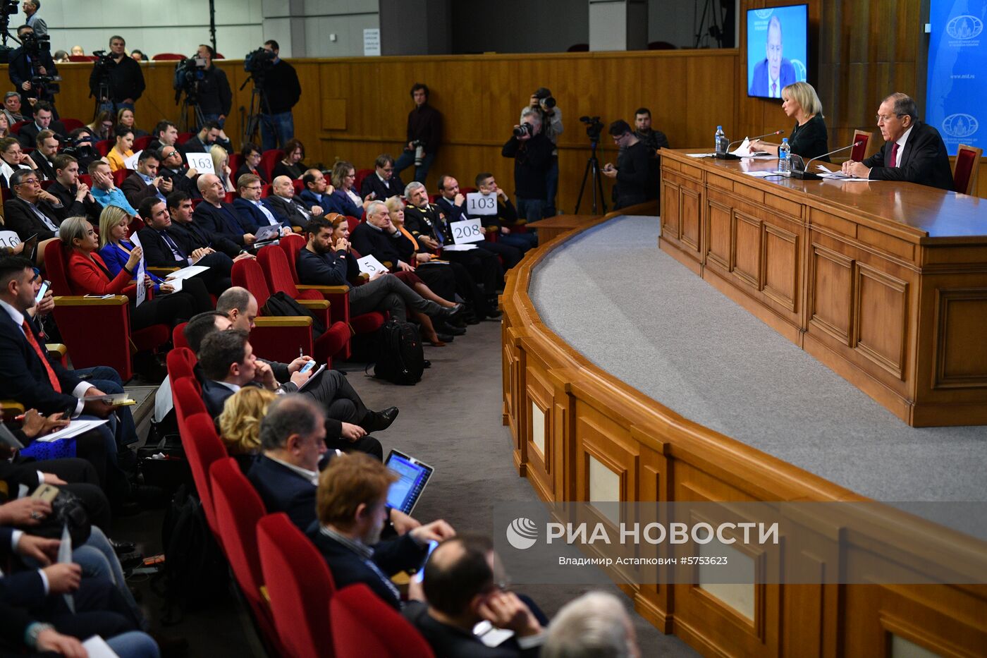 Пресс-конференция министра иностранных дел РФ Сергея Лаврова в Москве.
Место: Россия, Москва. Автор: Владимир Астапкович/РИА Новости. Пресс-конференция главы МИД РФ С. Лаврова
