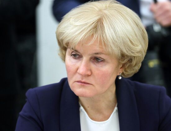 Президент РФ В. Путин провел совещание с членами правительства РФ