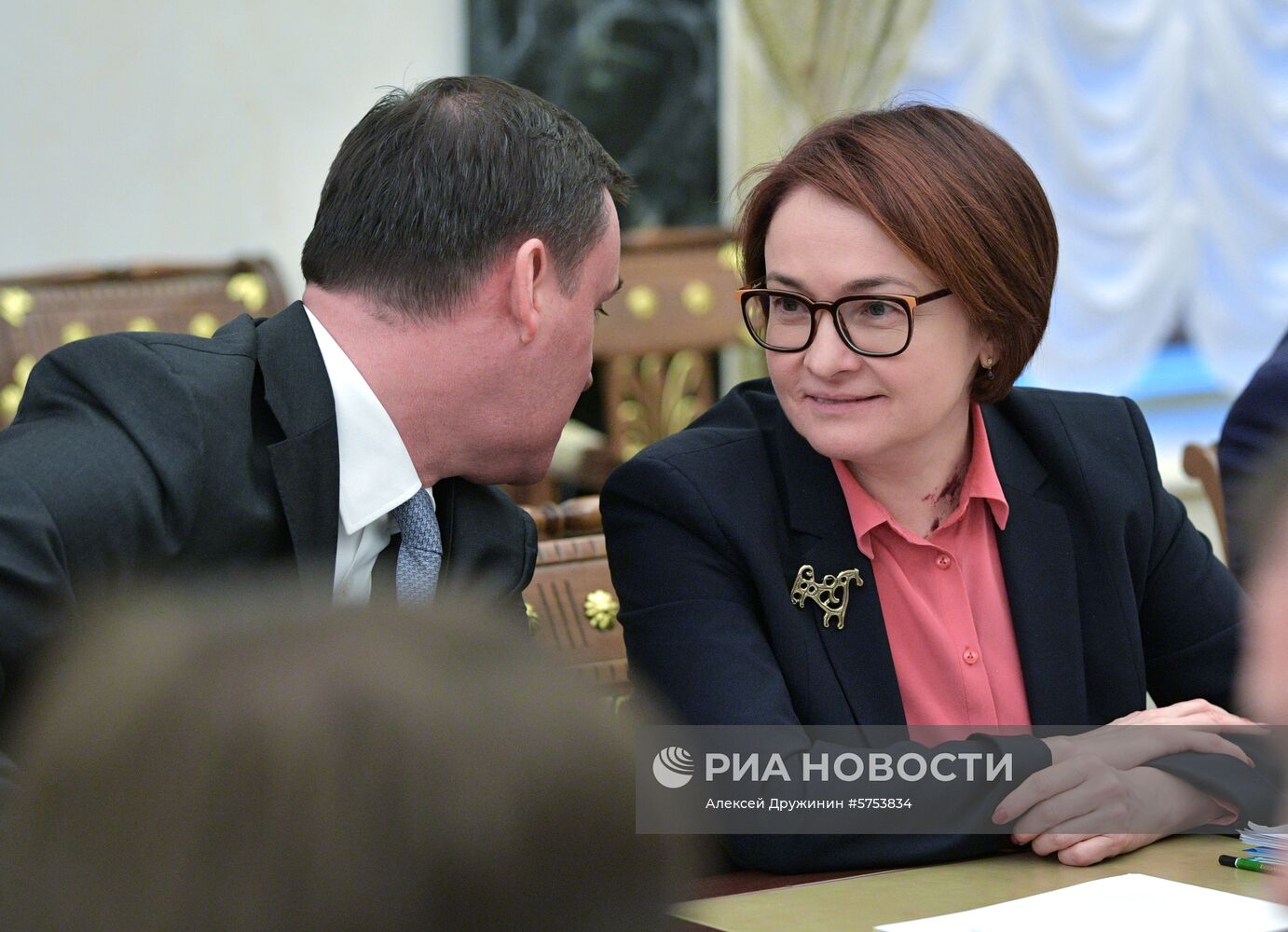 Президент РФ В. Путин провел совещание с членами правительства РФ