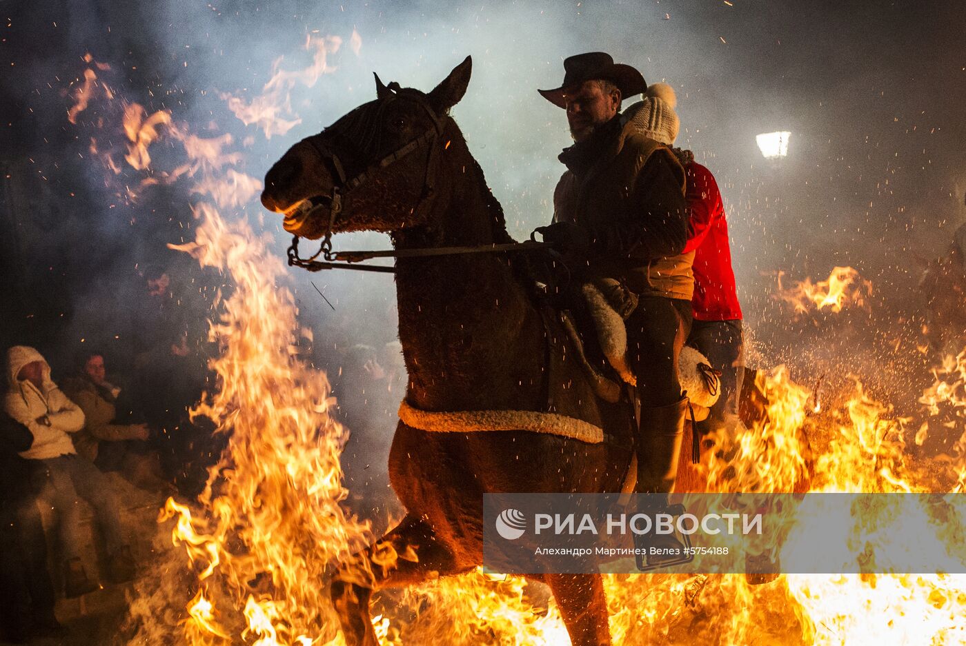 Фестиваль Las Luminarias в Испании