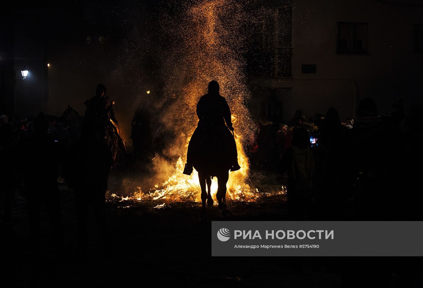 Фестиваль Las Luminarias в Испании