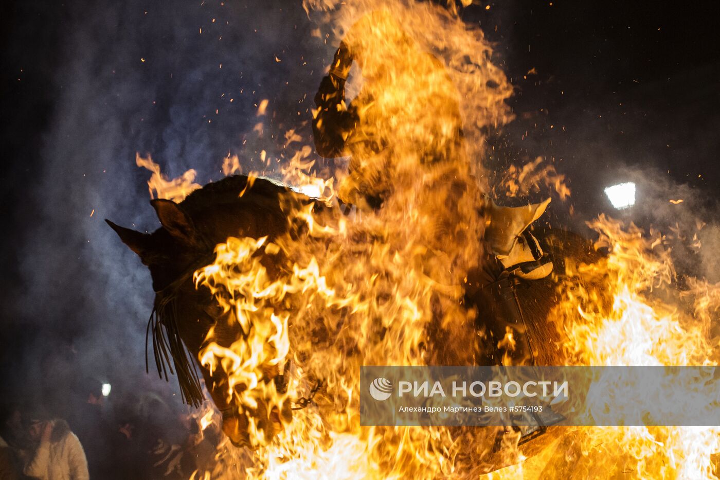 Фестиваль Las Luminarias в Испании