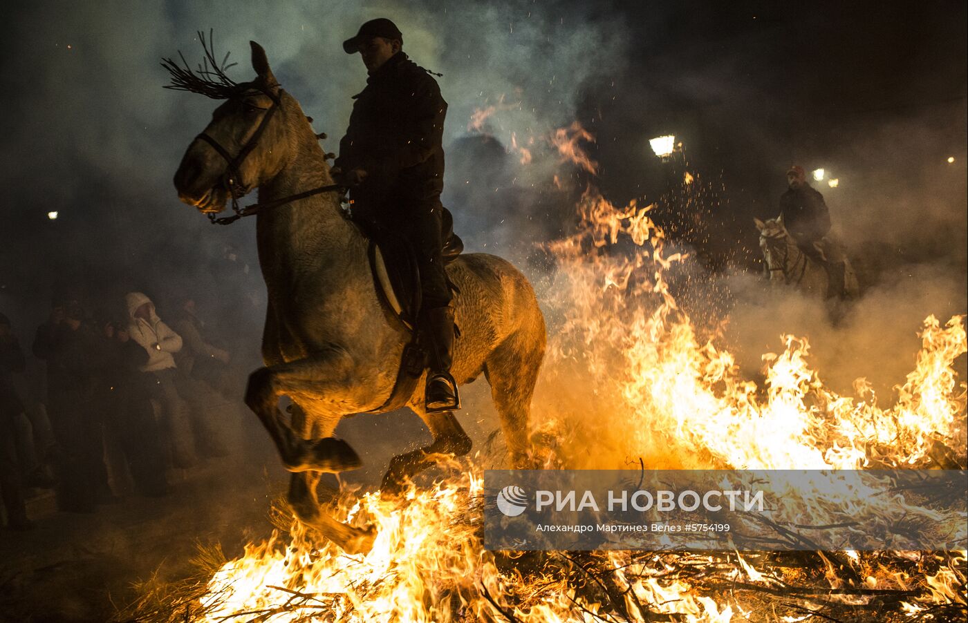 Фестиваль Las Luminarias в Испании