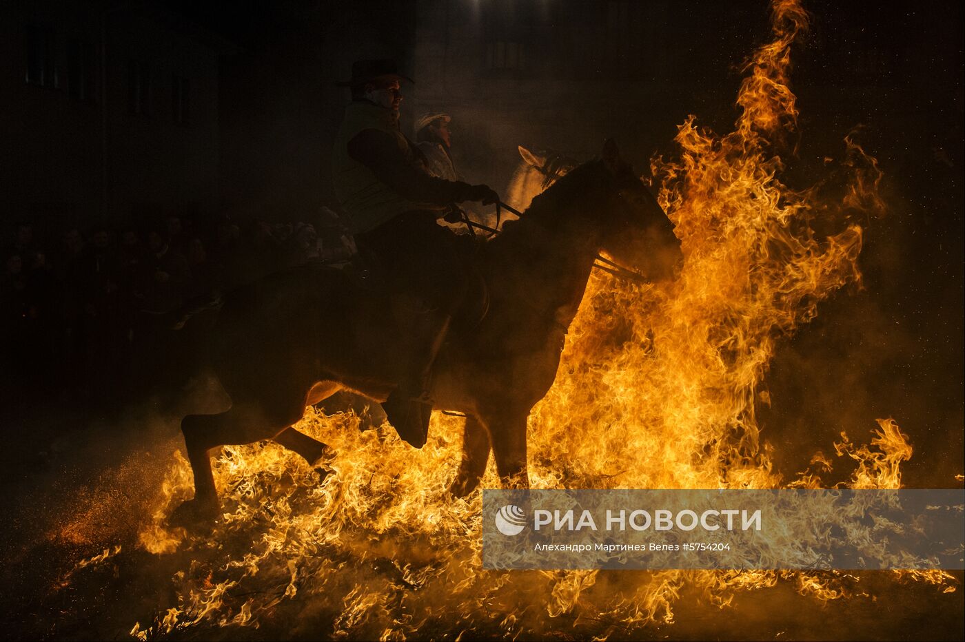 Фестиваль Las Luminarias в Испании