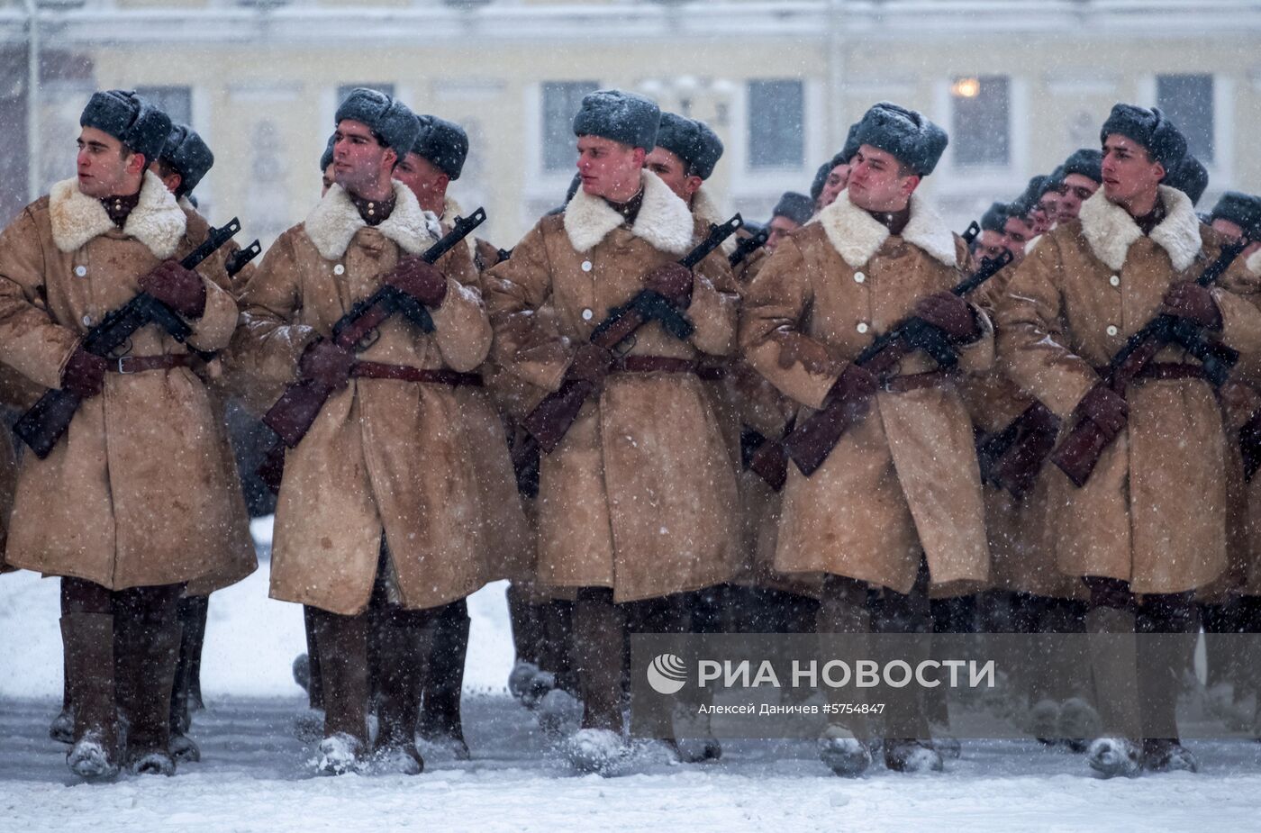 Репетиция парада в честь 75-летия снятия блокады Ленинграда