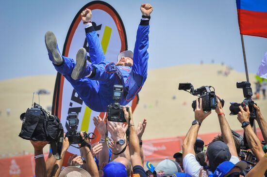 Спортивная команда "КАМАЗ-мастер" стала победителем ралли-марафона "Дакар"