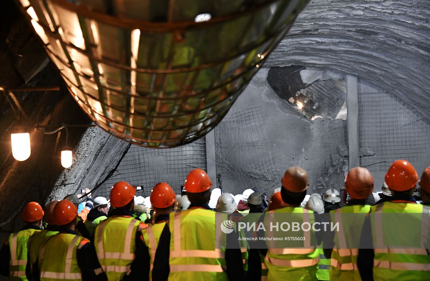 Километровый железнодорожный тоннель проложили строители на керченском подходе к Крымскому мосту