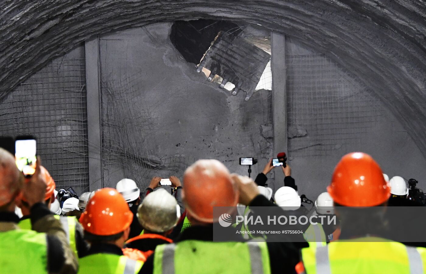 Километровый железнодорожный тоннель проложили строители на керченском подходе к Крымскому мосту