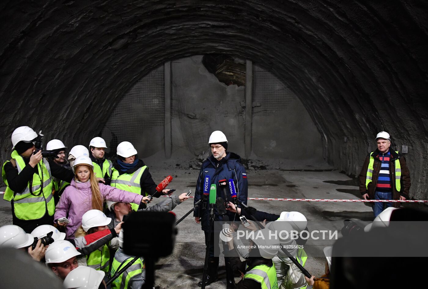 Километровый железнодорожный тоннель проложили строители на керченском подходе к Крымскому мосту