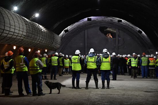 Километровый железнодорожный тоннель проложили строители на керченском подходе к Крымскому мосту