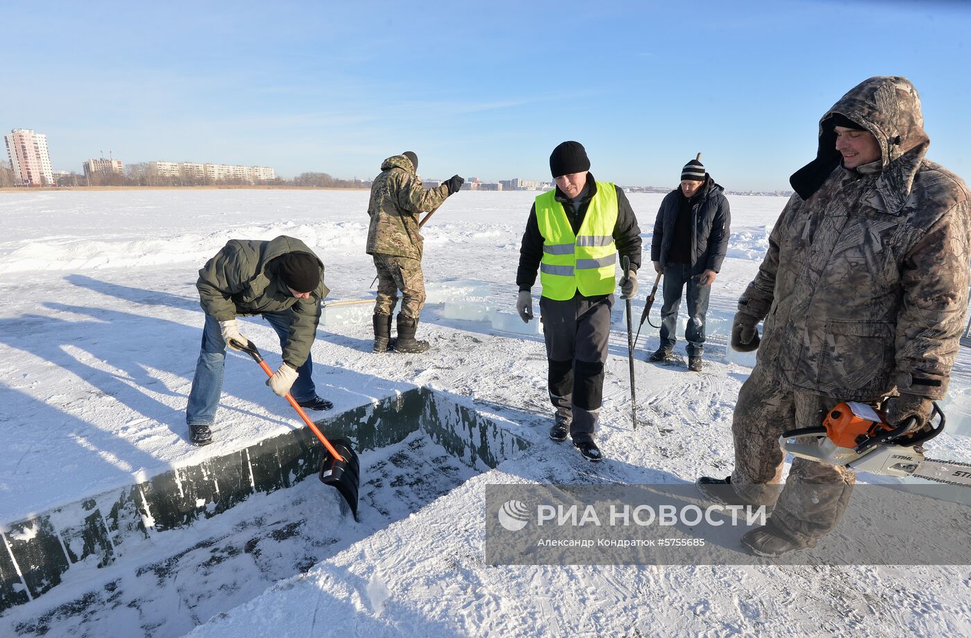 Подготовка иордани к празднику Крещения в Челябинске