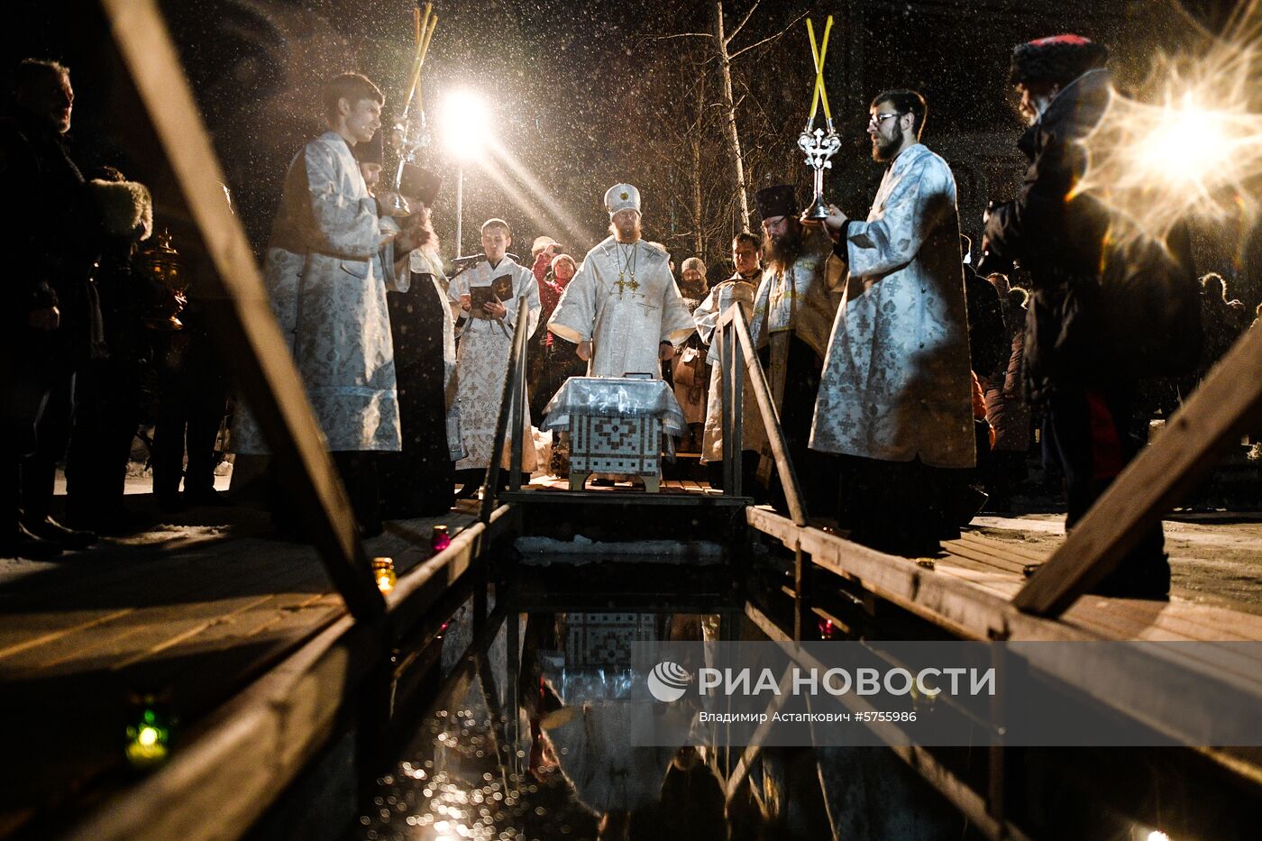 Празднование Крещения в регионах России