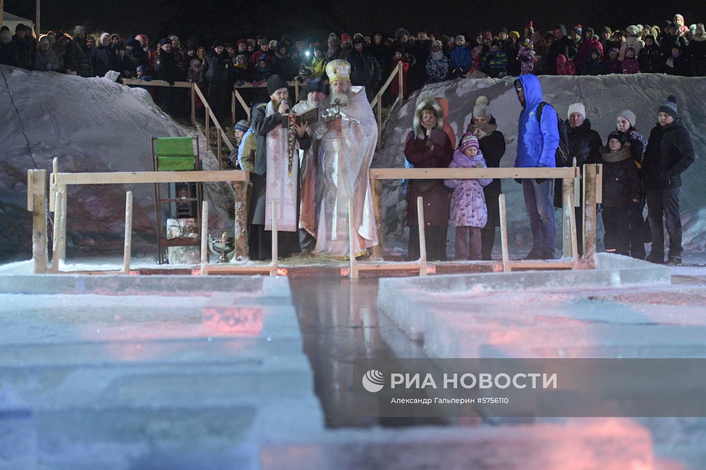 Празднование Крещения в регионах России