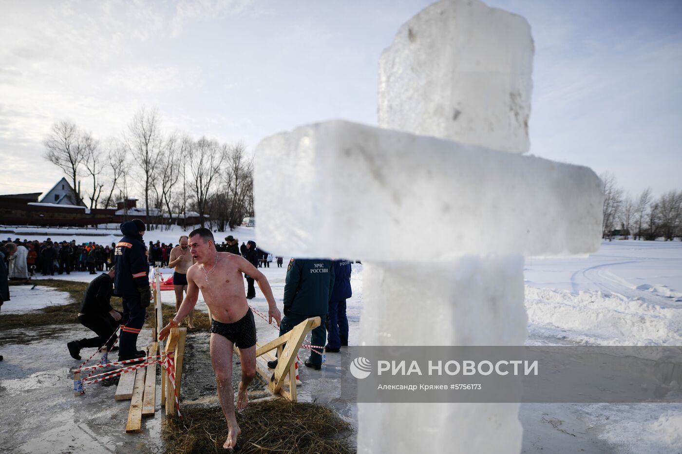 Празднование Крещения в регионах России