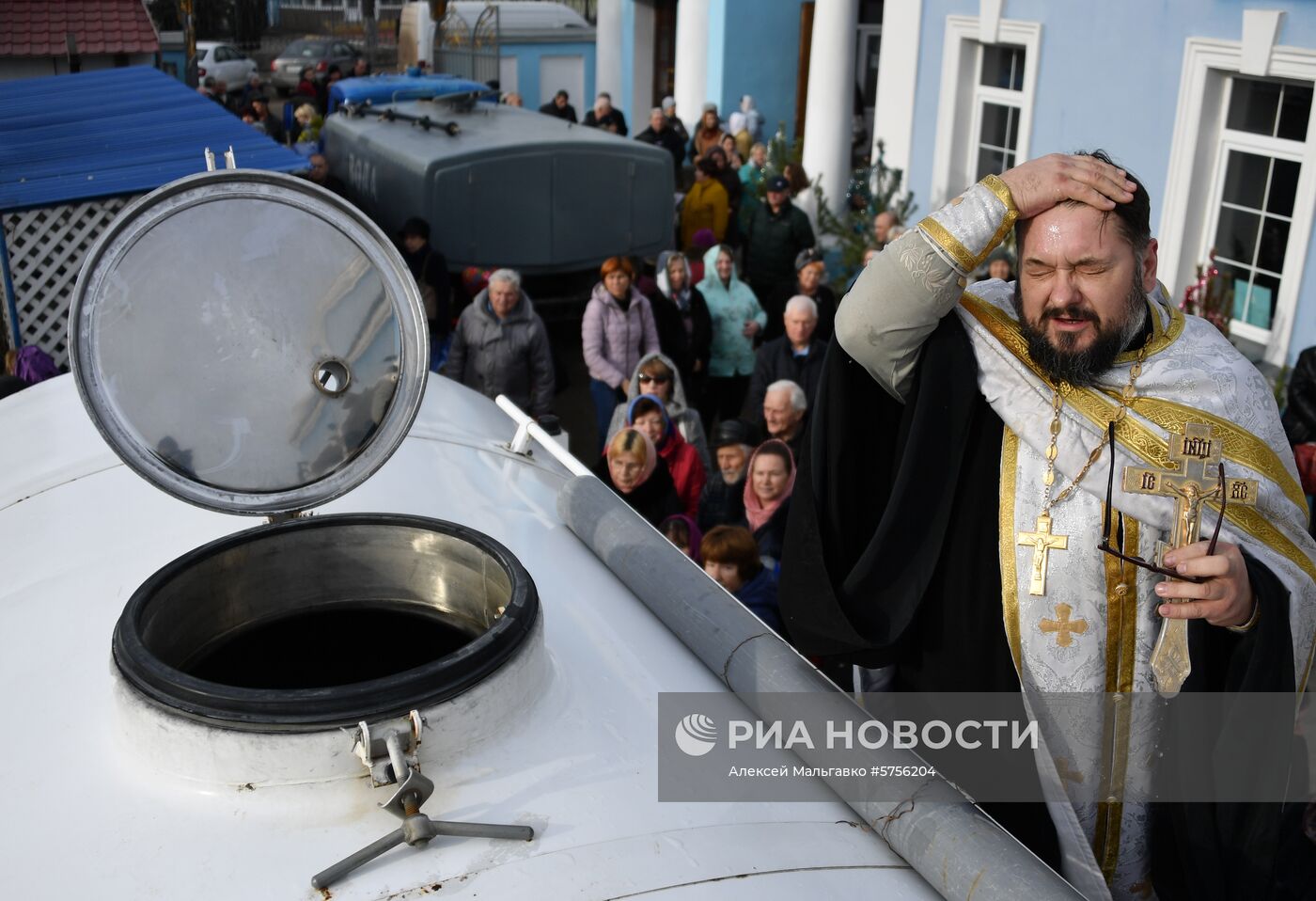 Празднование Крещения в регионах России