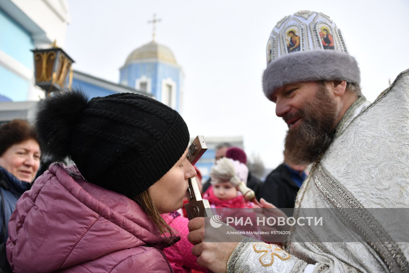 Празднование Крещения в регионах России