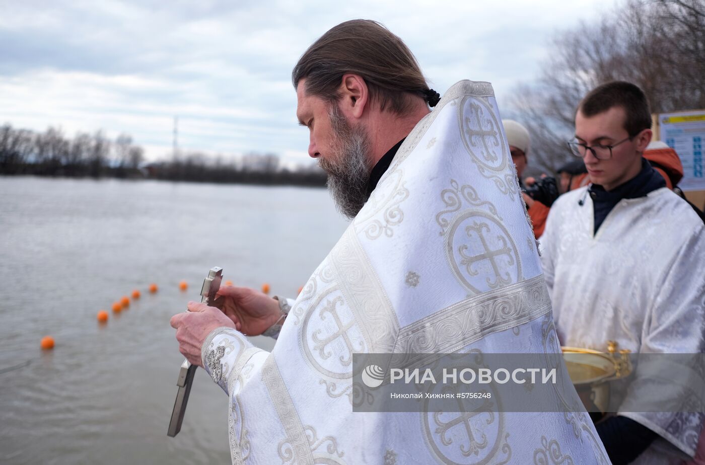 Празднование Крещения в регионах России