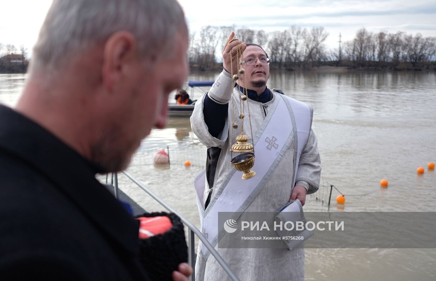 Празднование Крещения в регионах России