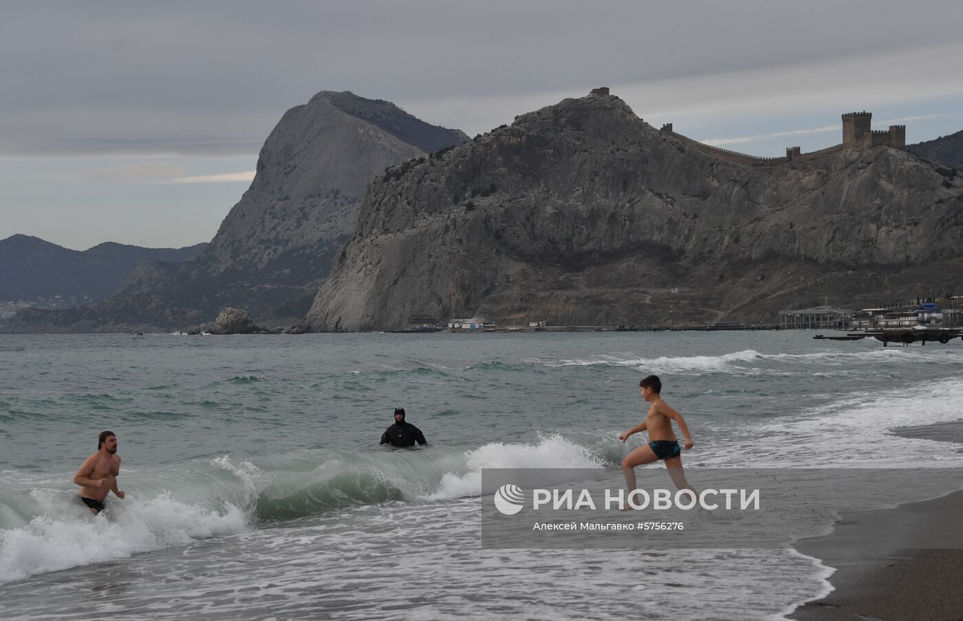 Празднование Крещения в регионах России