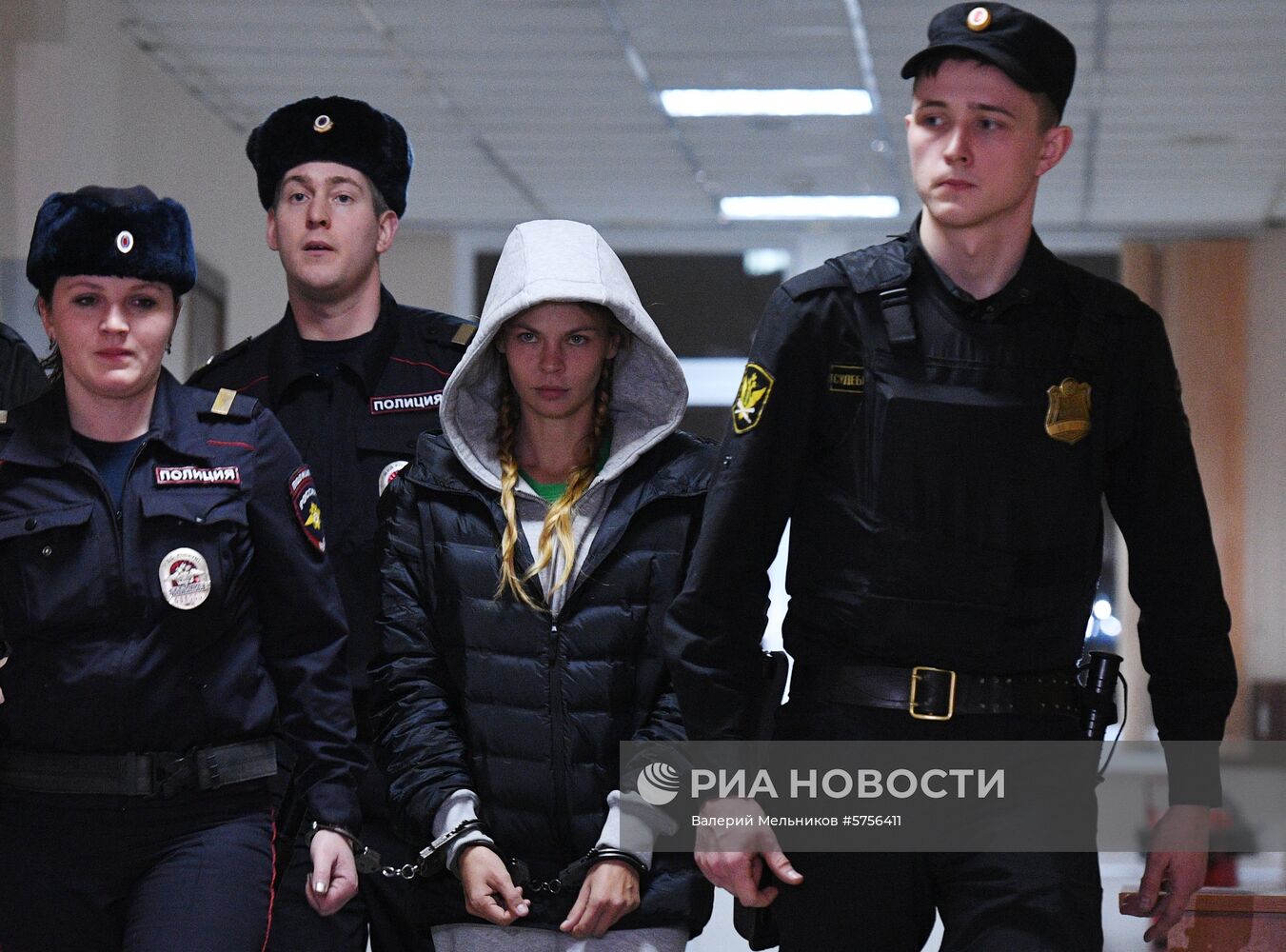 Избрание меры пресечения Насте Рыбке и Алексу Лесли