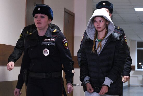 Избрание меры пресечения Насте Рыбке и Алексу Лесли