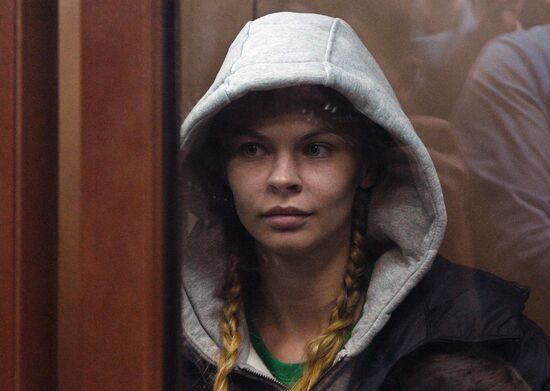 Избрание меры пресечения Насте Рыбке и Алексу Лесли