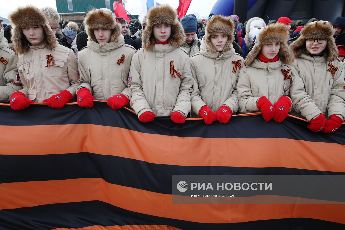 Прибытие эшелона с танками Т-34 в Московскую область