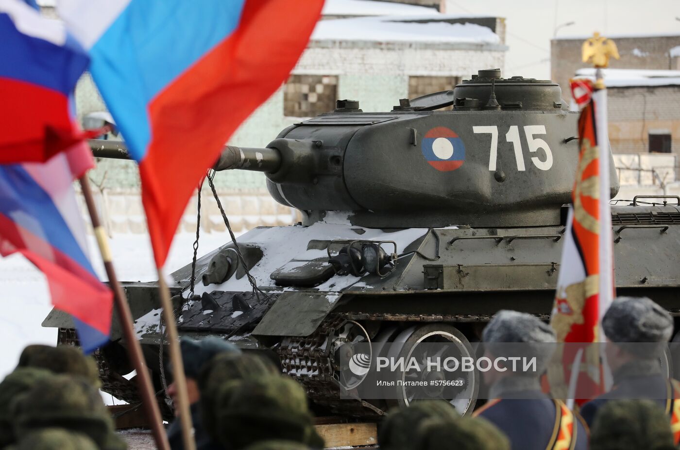 Прибытие эшелона с танками Т-34 в Московскую область