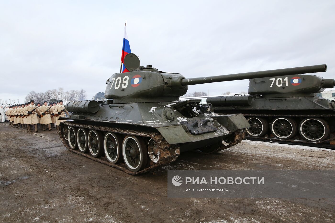 Прибытие эшелона с танками Т-34 в Московскую область