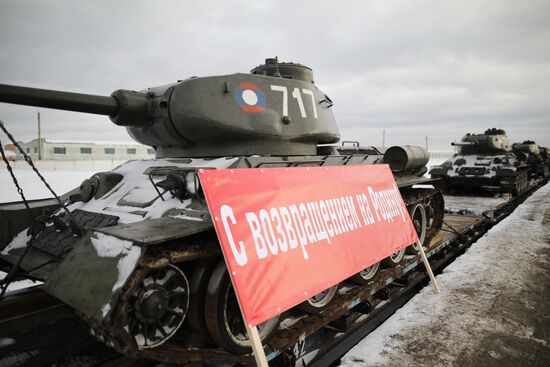 Прибытие эшелона с танками Т-34 в Московскую область   