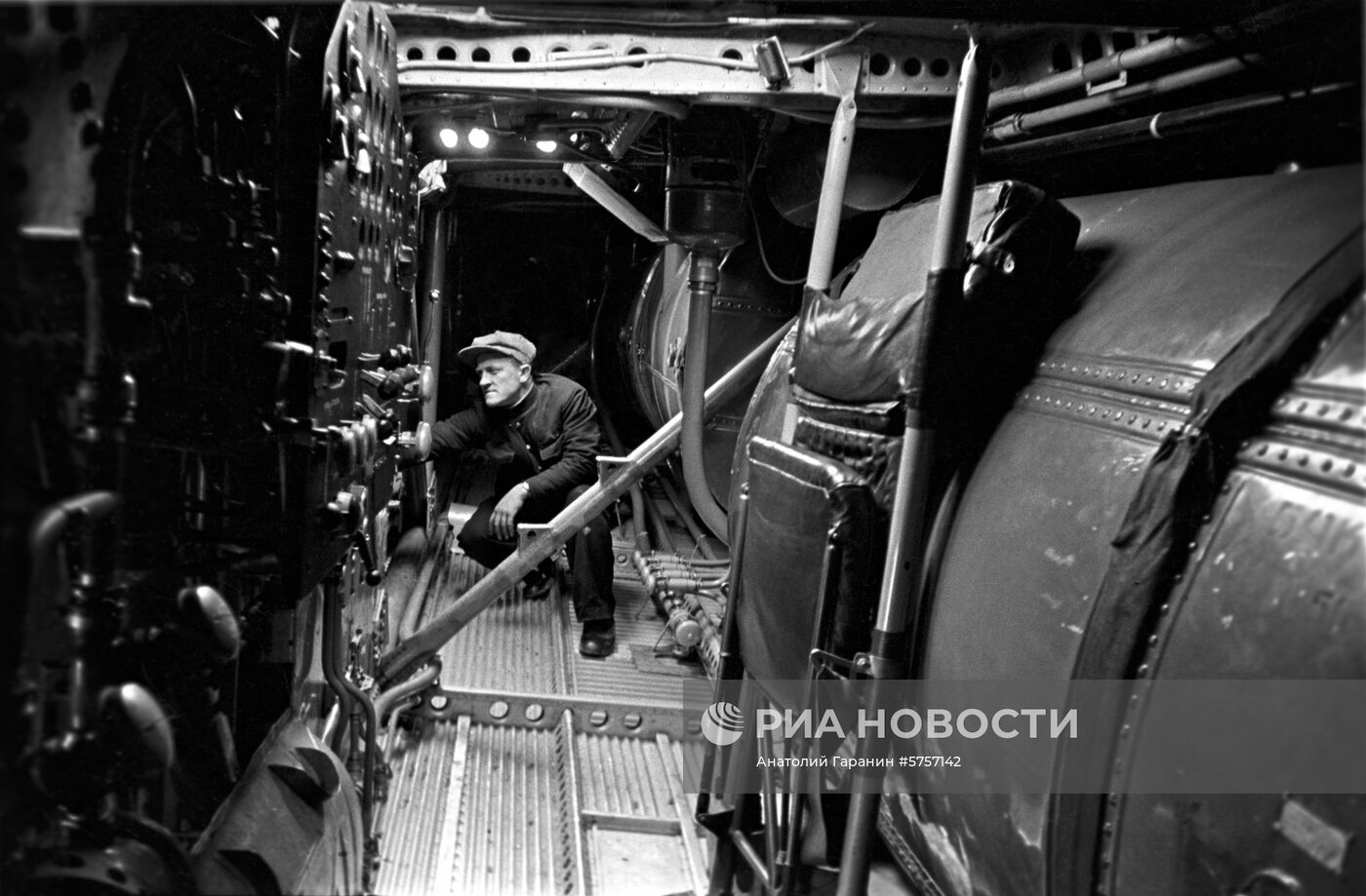 Самолет "Максим Горький"